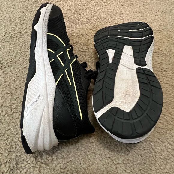 ASICS GT-1000 12 kid size 3 US - Picture 6 of 7